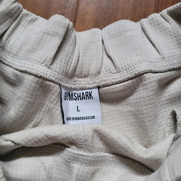 Gymshark Cream Athletic Shorts Lightweight Elastic Waist - Picture 2 of 6